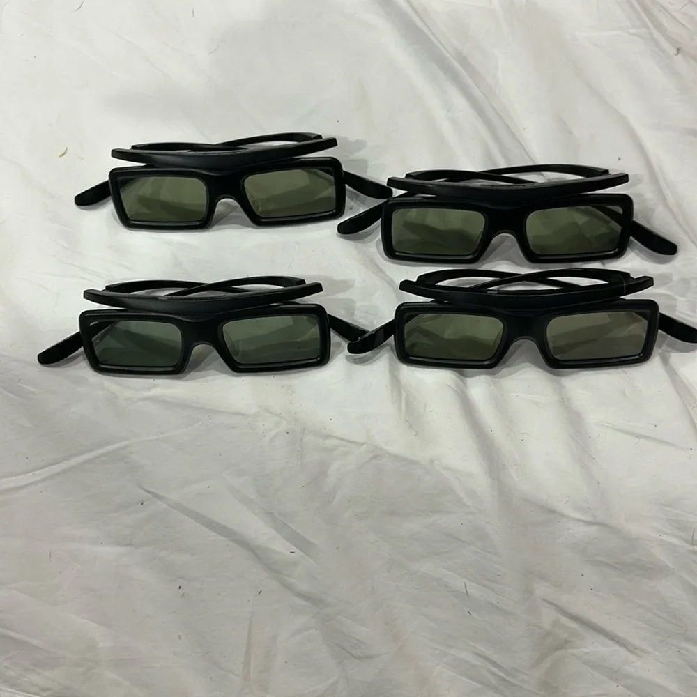 Samsung SSG-3050GB Stereoscopic 3D Active Glasses in Black. Quantity 4
